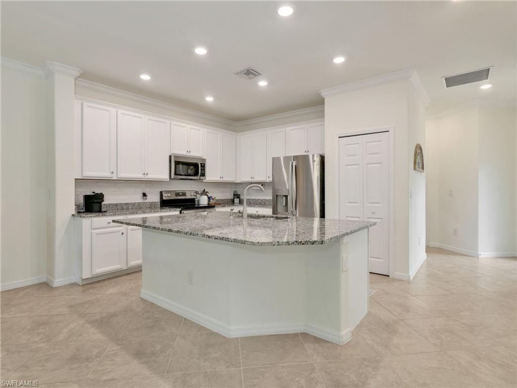 9157 Glenforest DR, NAPLES, FL 34120 — photo 5