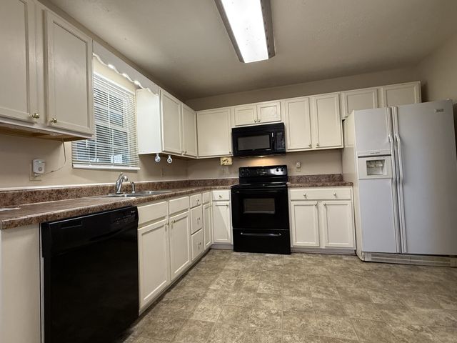 1212 Mount Vernon Rd, Bethpage, TN 37022