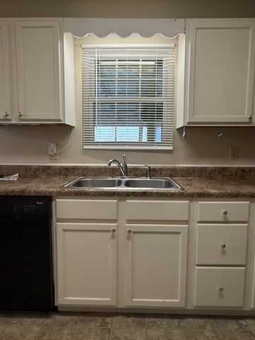 1212 Mount Vernon Rd, Bethpage, TN 37022