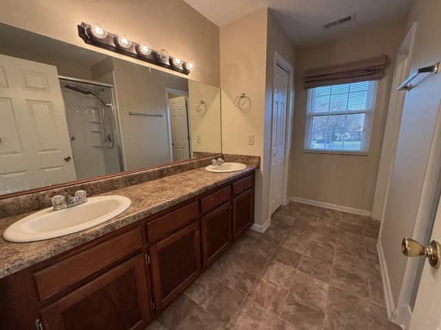 1212 Mount Vernon Rd, Bethpage, TN 37022