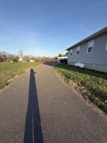1212 Mount Vernon Rd, Bethpage, TN 37022