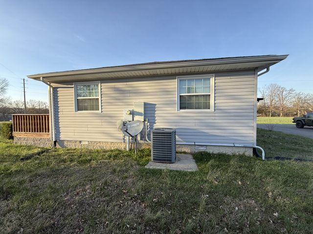 1212 Mount Vernon Rd, Bethpage, TN 37022