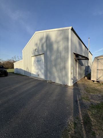 1212 Mount Vernon Rd, Bethpage, TN 37022