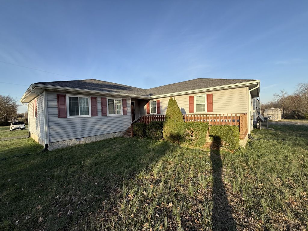 1212 Mount Vernon Rd, Bethpage, TN 37022