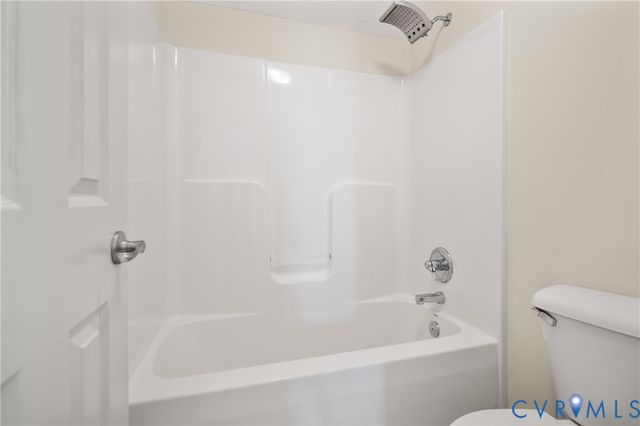 4301 Village Creek Dr, Chester, VA 23831