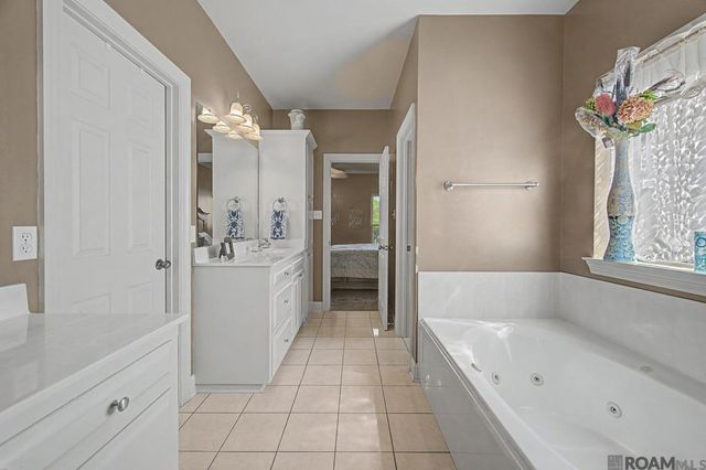 37448 Dutchtown Crossing Av, Gonzales, LA 70737