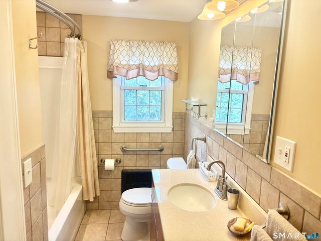 882 Avery Street, South Windsor, CT 06074