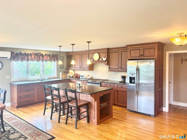 882 Avery Street, South Windsor, CT 06074