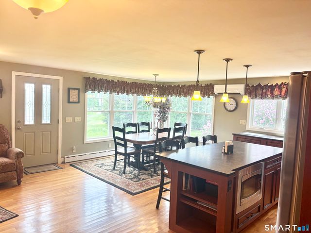 882 Avery Street, South Windsor, CT 06074