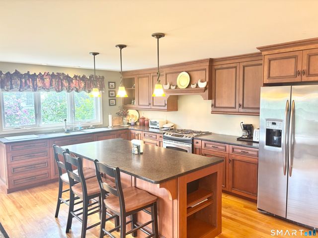 882 Avery Street, South Windsor, CT 06074