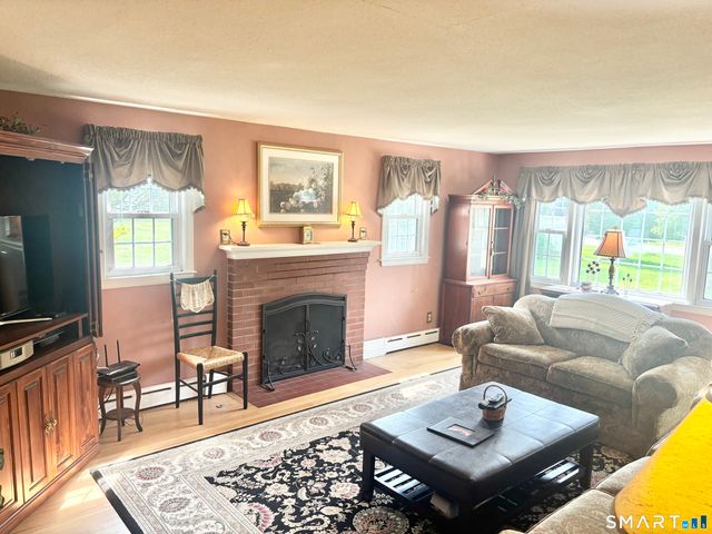 882 Avery Street, South Windsor, CT 06074