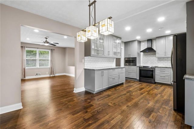 1042 Mountain Woods Court, Stone Mountain, GA 30087