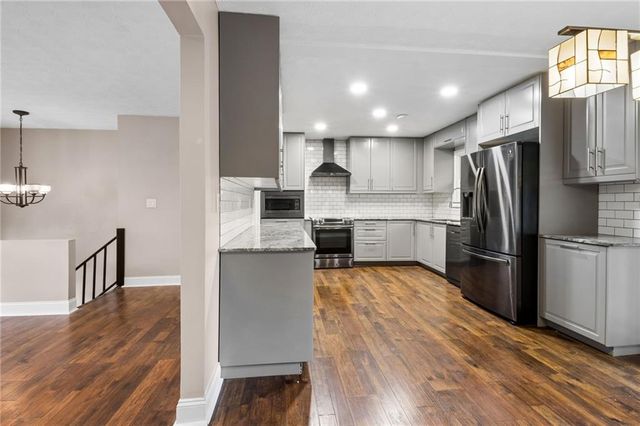 1042 Mountain Woods Court, Stone Mountain, GA 30087