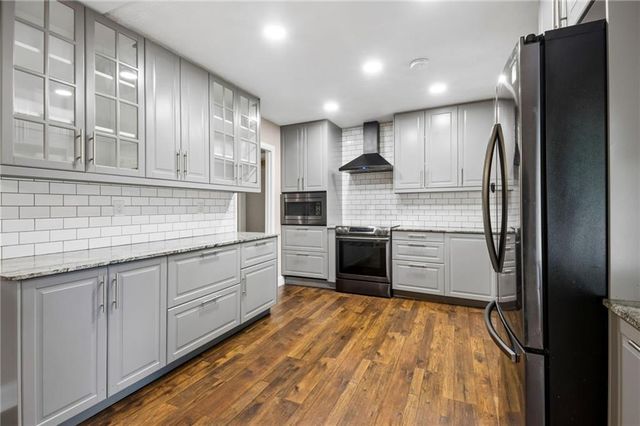 1042 Mountain Woods Court, Stone Mountain, GA 30087