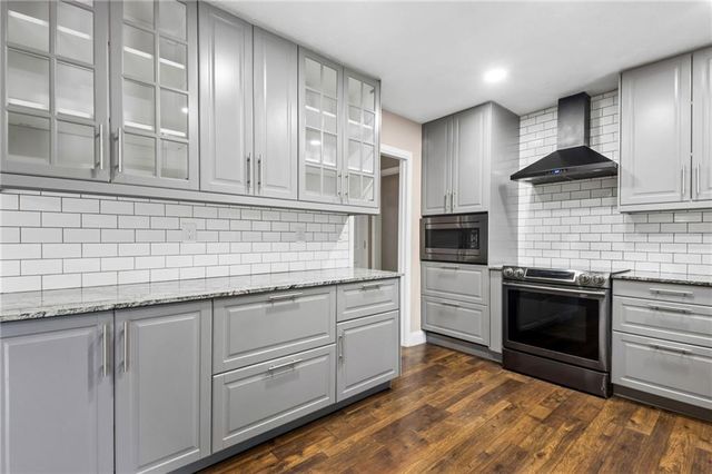 1042 Mountain Woods Court, Stone Mountain, GA 30087