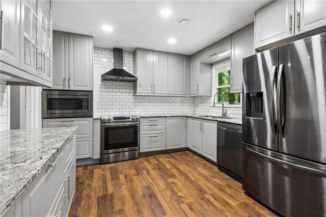 1042 Mountain Woods Court, Stone Mountain, GA 30087