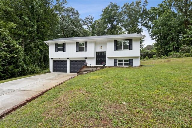 1042 Mountain Woods Court, Stone Mountain, GA 30087