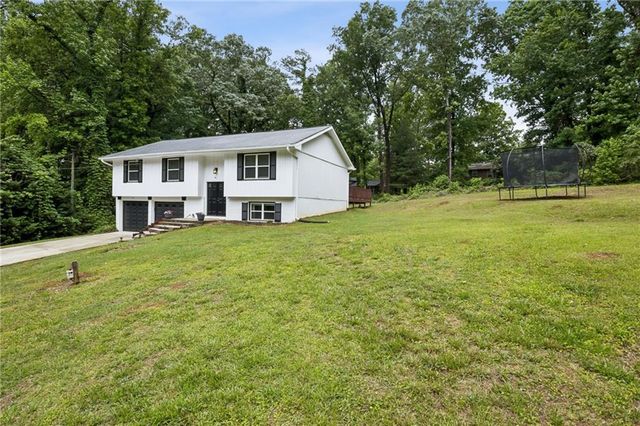 1042 Mountain Woods Court, Stone Mountain, GA 30087