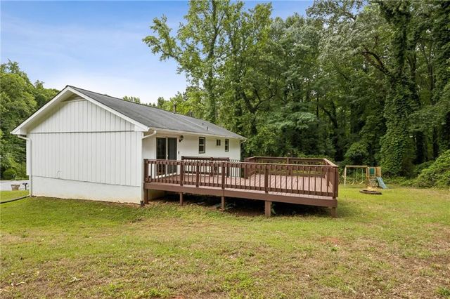 1042 Mountain Woods Court, Stone Mountain, GA 30087