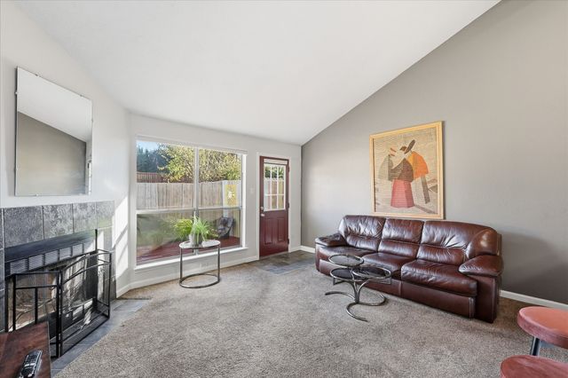 102 Gray Oak Court, Euless, TX 76039