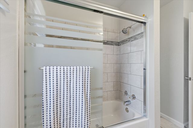 102 Gray Oak Court, Euless, TX 76039