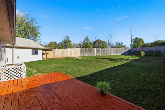 102 Gray Oak Court, Euless, TX 76039