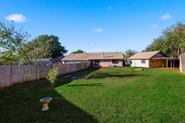 102 Gray Oak Court, Euless, TX 76039