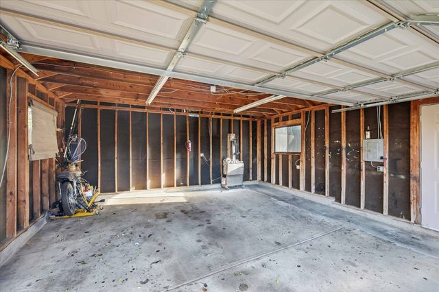 102 Gray Oak Court, Euless, TX 76039