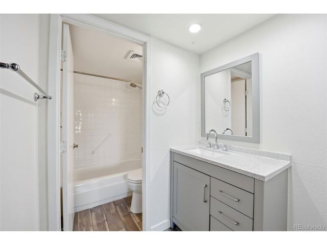 2 Adams St 603, Denver, CO 80206