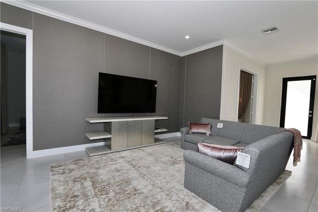 2017 47th AVE NE, Naples, FL 34120