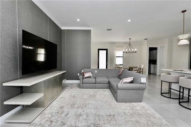 2017 47th AVE NE, Naples, FL 34120