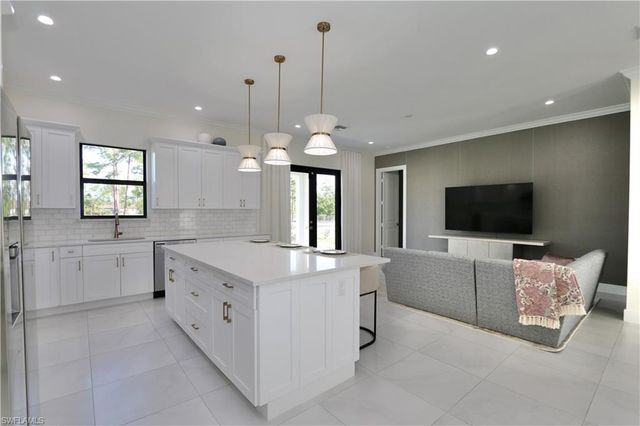 2017 47th AVE NE, Naples, FL 34120