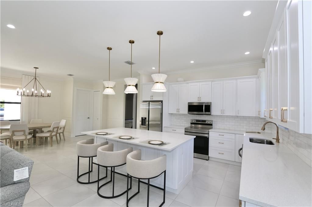 2017 47th AVE NE, NAPLES, FL 34120 — photo 2