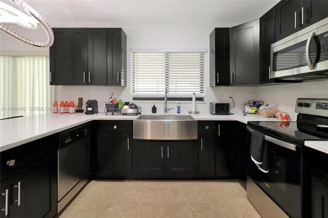 10940 SW 143rd Ct, Miami, FL 33186