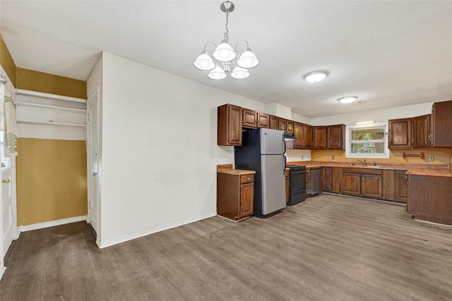 701 E Humble Street, Baytown, TX 77520