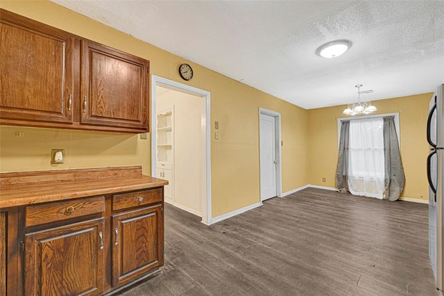 701 E Humble Street, Baytown, TX 77520