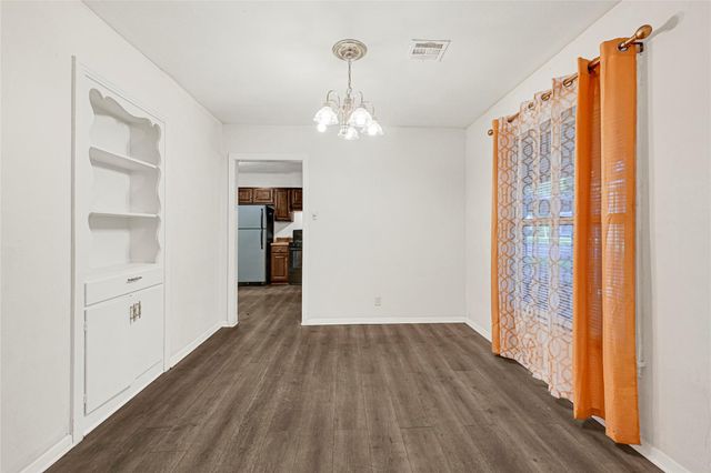 701 E Humble Street, Baytown, TX 77520