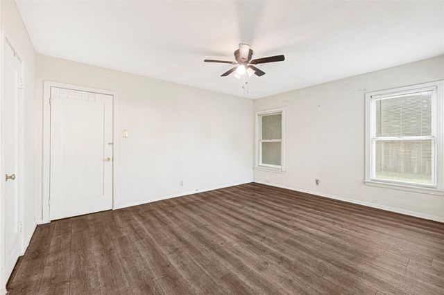 701 E Humble Street, Baytown, TX 77520