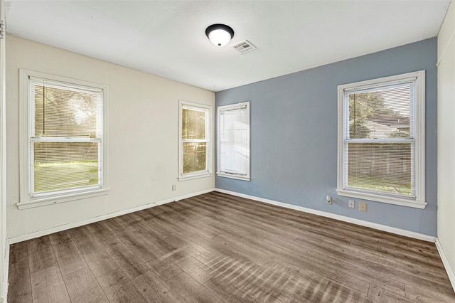 701 E Humble Street, Baytown, TX 77520