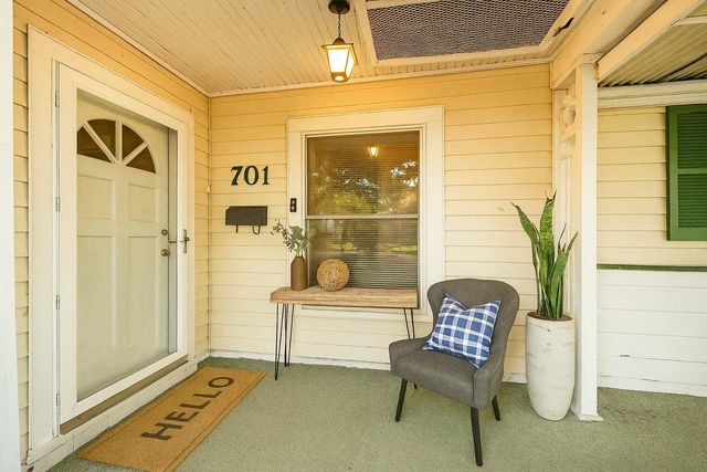 701 E Humble Street, Baytown, TX 77520