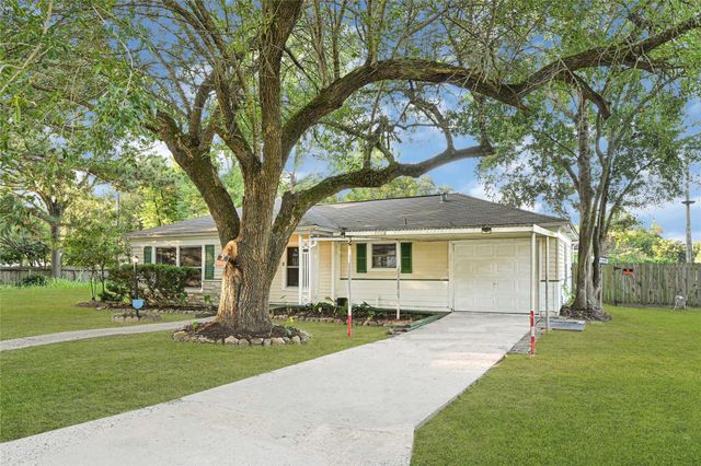 701 E Humble Street, Baytown, TX 77520