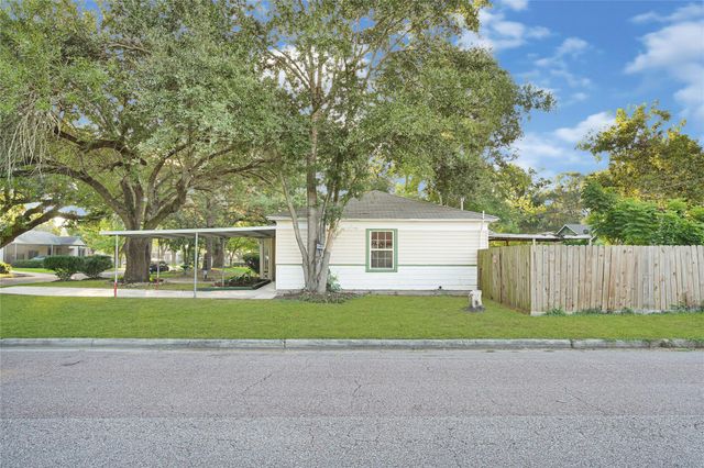 701 E Humble Street, Baytown, TX 77520
