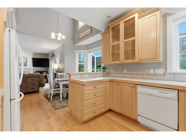 16096 Se FLAVEL Dr, Portland, OR 97236