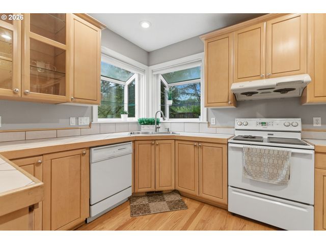 16096 Se FLAVEL Dr, Portland, OR 97236