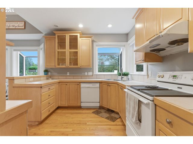 16096 Se FLAVEL Dr, Portland, OR 97236