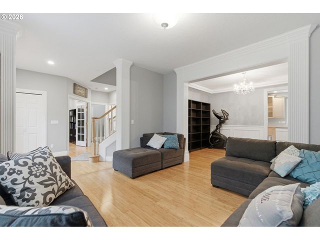 16096 Se FLAVEL Dr, Portland, OR 97236