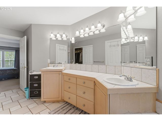 16096 Se FLAVEL Dr, Portland, OR 97236