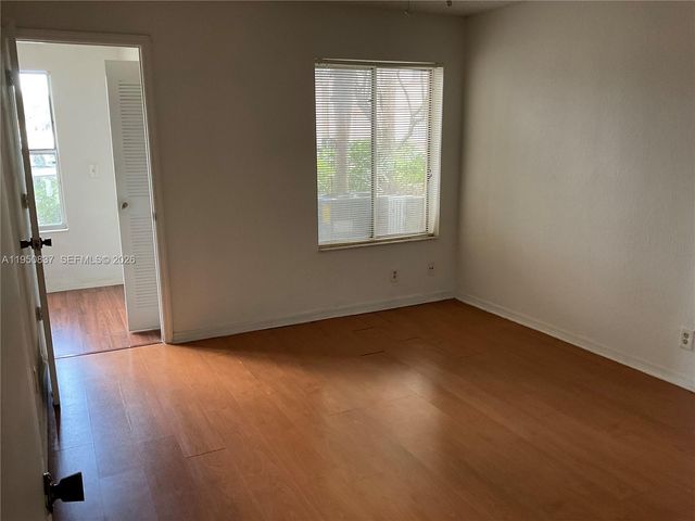 3320 N Pinewalk Drive N 1715, Margate, FL 33063