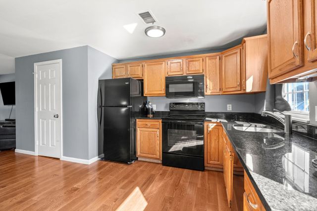 15 Mercury Ter 15, Haverhill, MA 01832