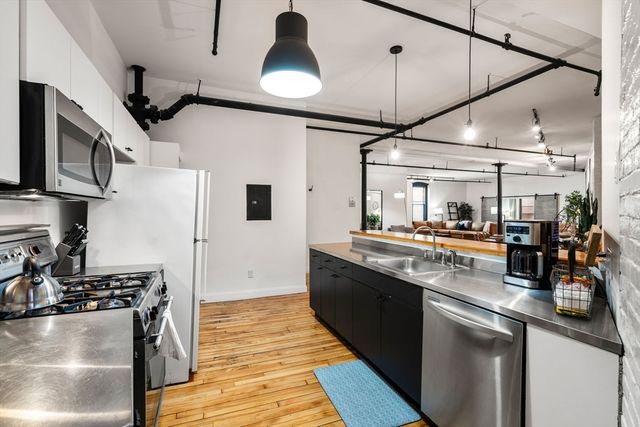 13-19 Stanhope Street 2A, Boston, MA 02116